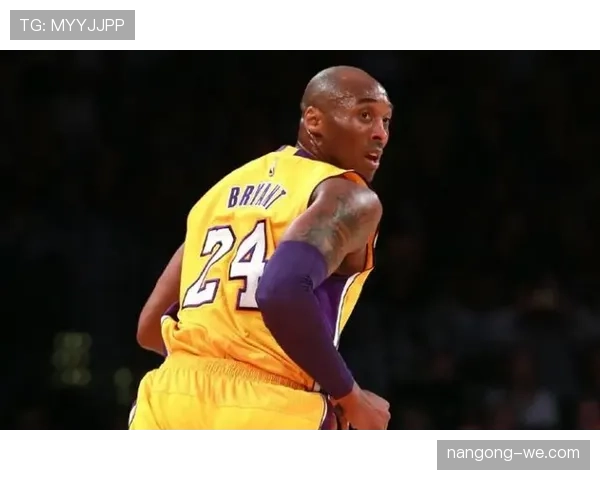 科比穿睡衣去录广告那架势，跟打NBA像两个人一样啊